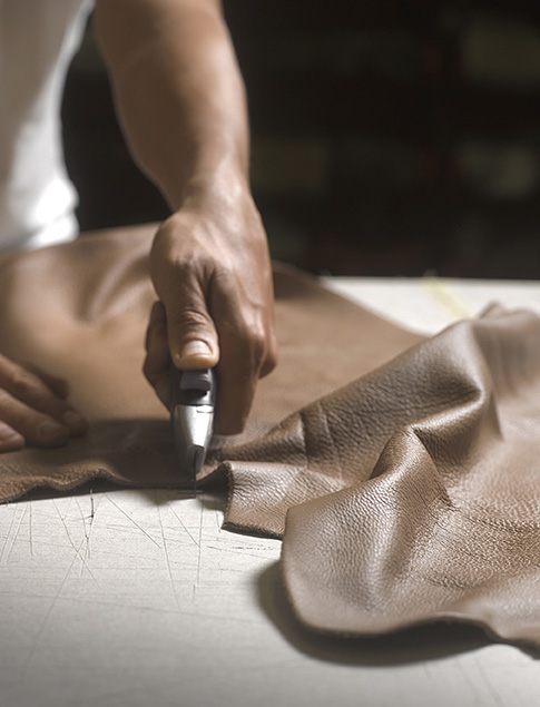 Coleccion Alexandra crafts the leather following the tradition of the master furriers.