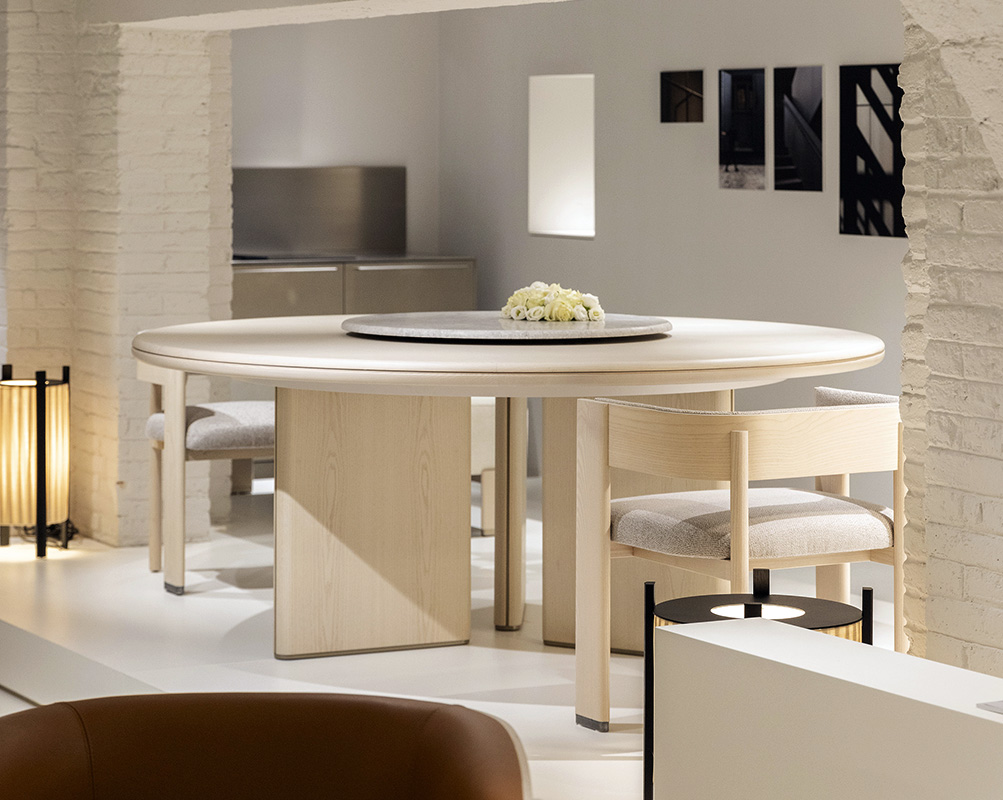 Luxury dining room with Decorte table and Jude chairs, designed by Francesc Rifé for Colección Alexandra