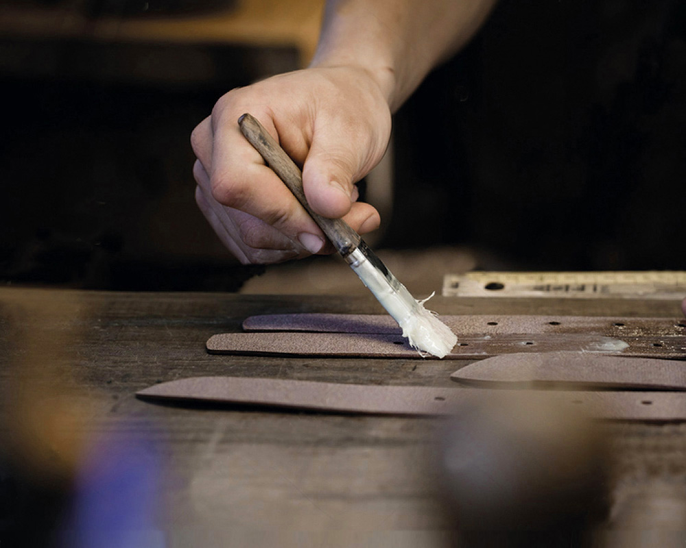 Craftsmanship, traditional techniques and manual work bring value and a unique character to modern furniture.